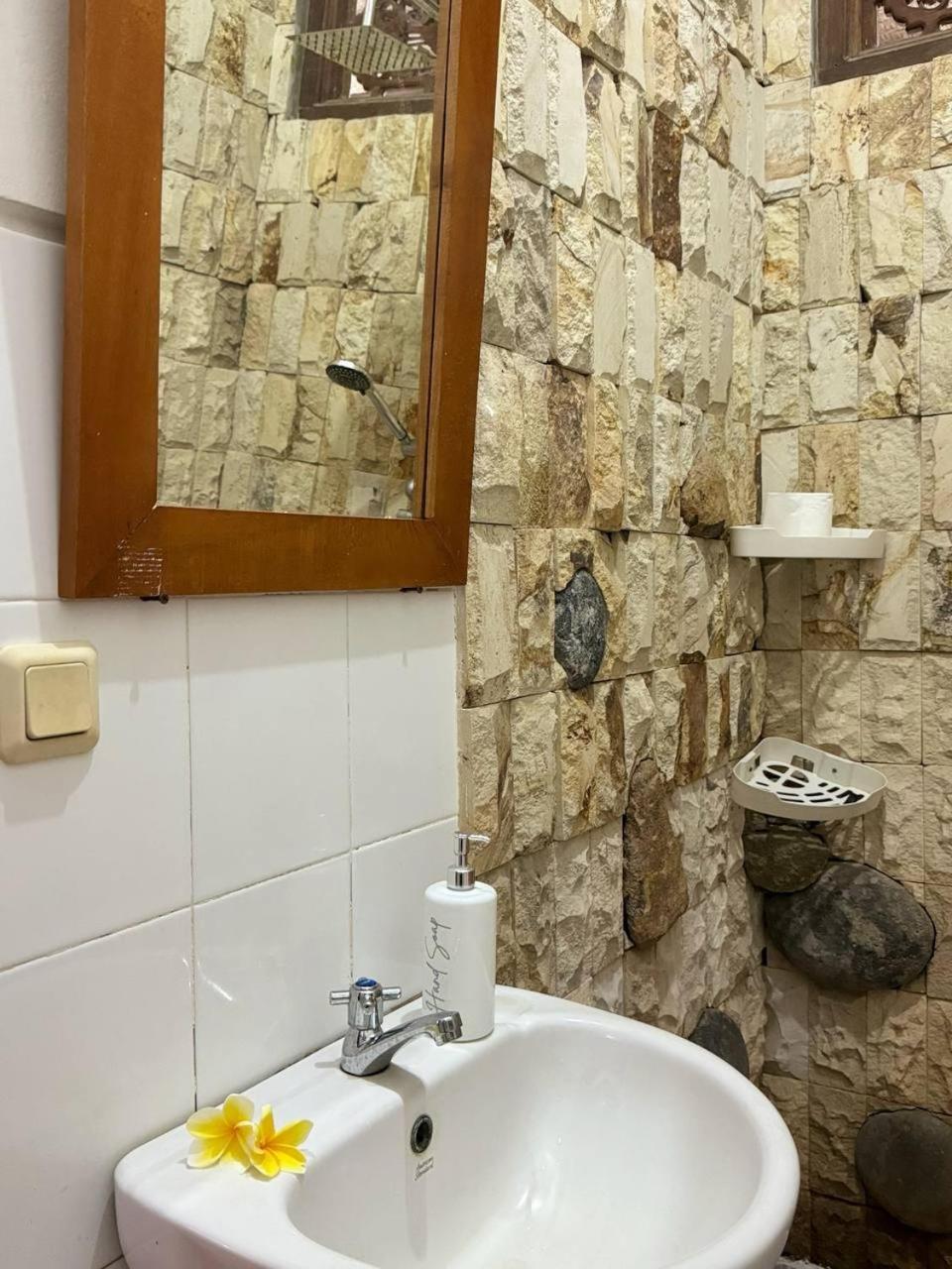 Narafa'S Guest House Jasri Dış mekan fotoğraf